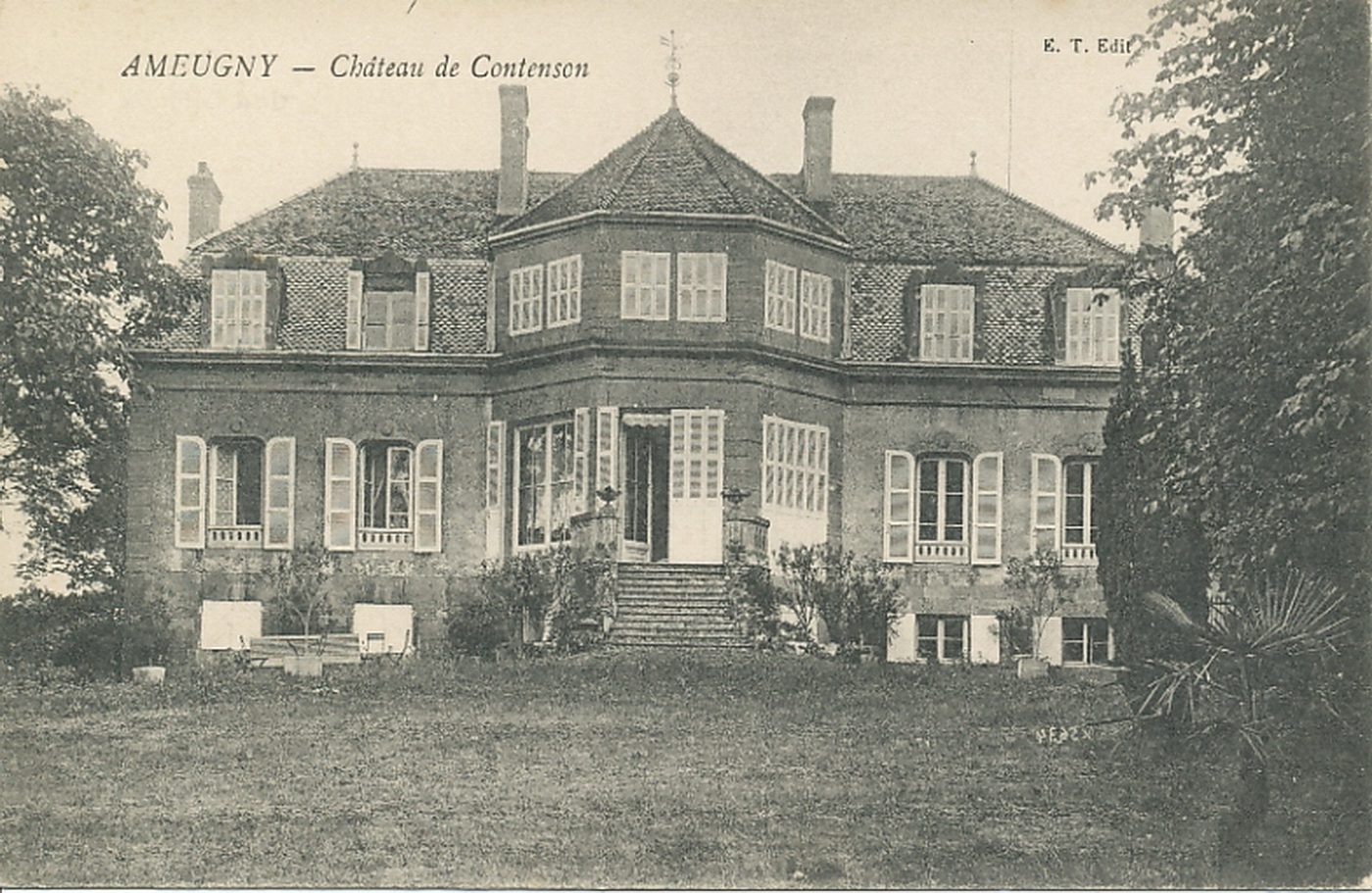 Ameugny. Château de Contenson.