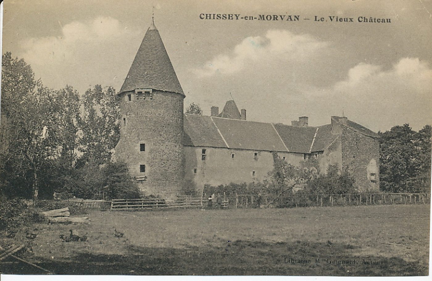 Chissey-en-Morvan. Le vieux château.