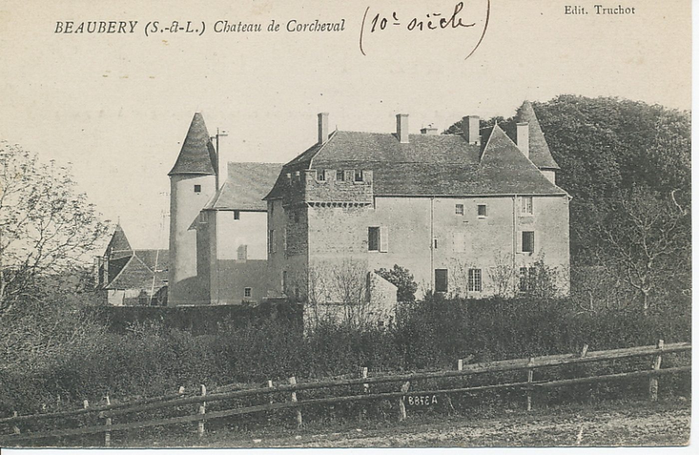 Beaubery. Château de Corcheval.