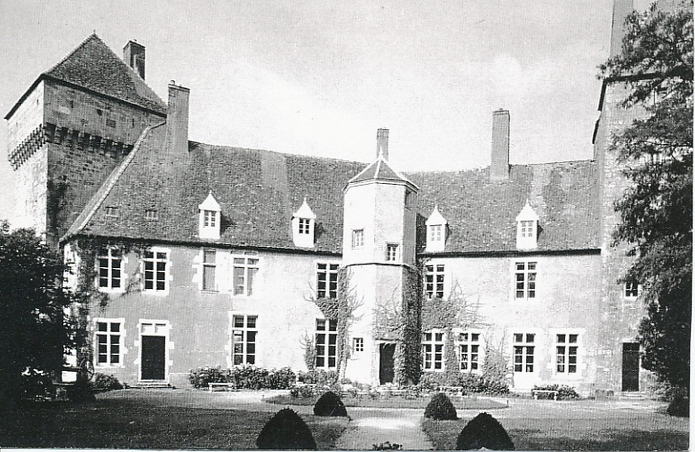 Château d'Epinac-les-Mines.