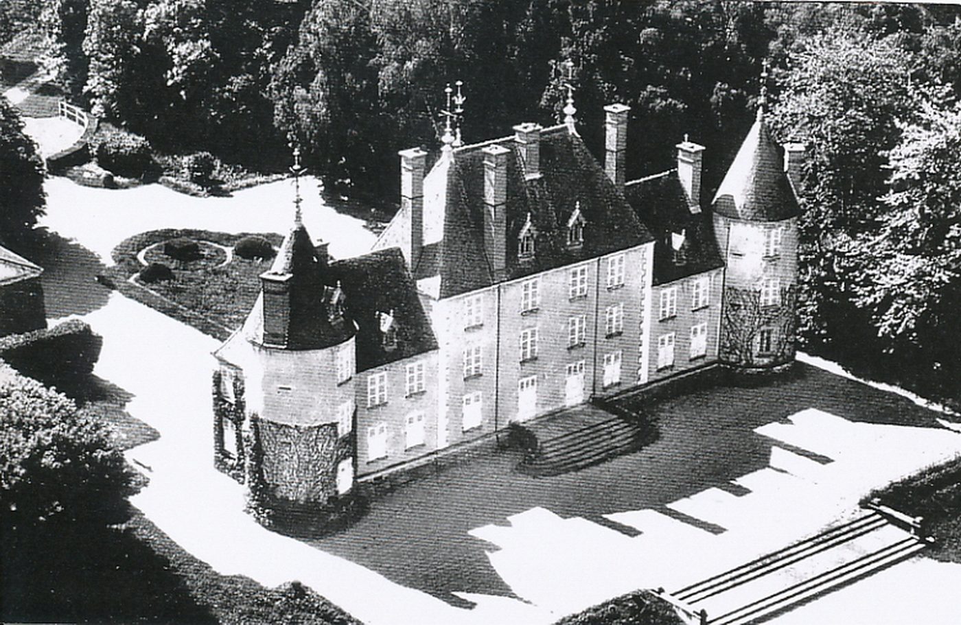 Fleury-la-Montagne. Château d'Escreux.
