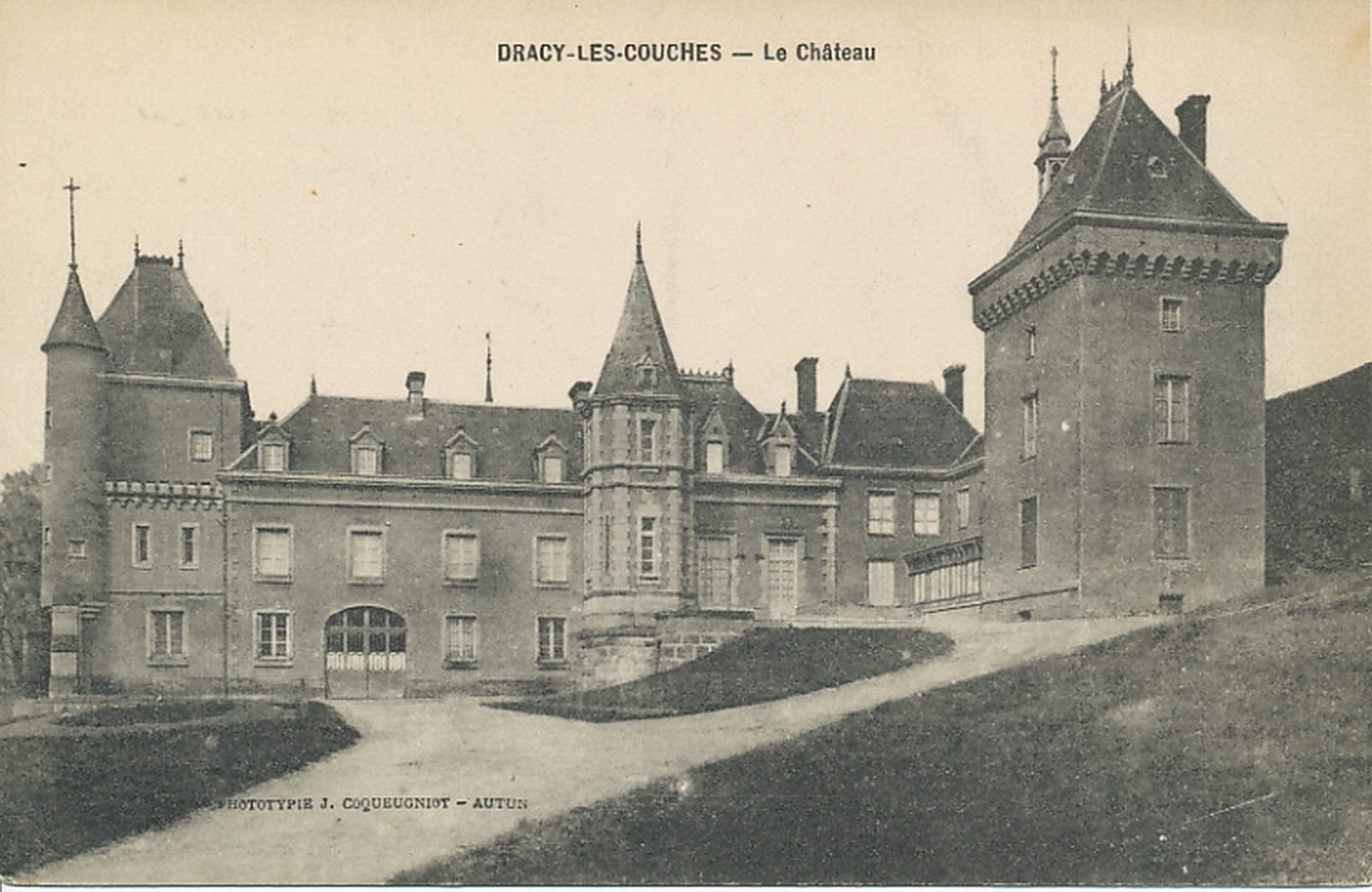 Dracy-lès-Couches. Le château.