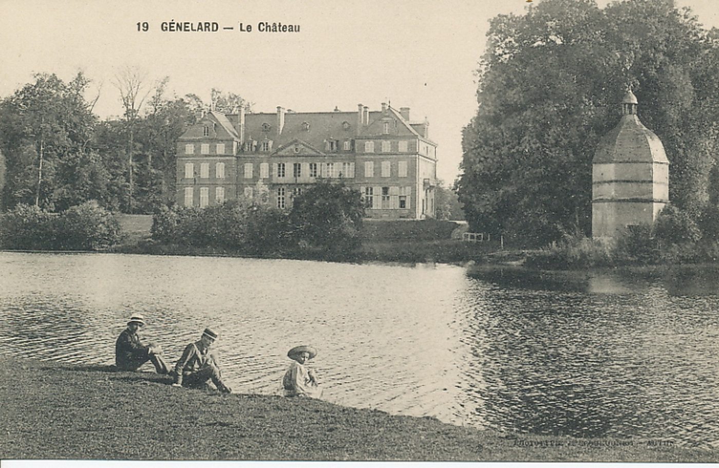 Génélard. Le château.