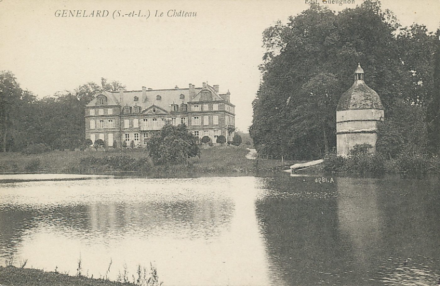 Génelard. Le château.