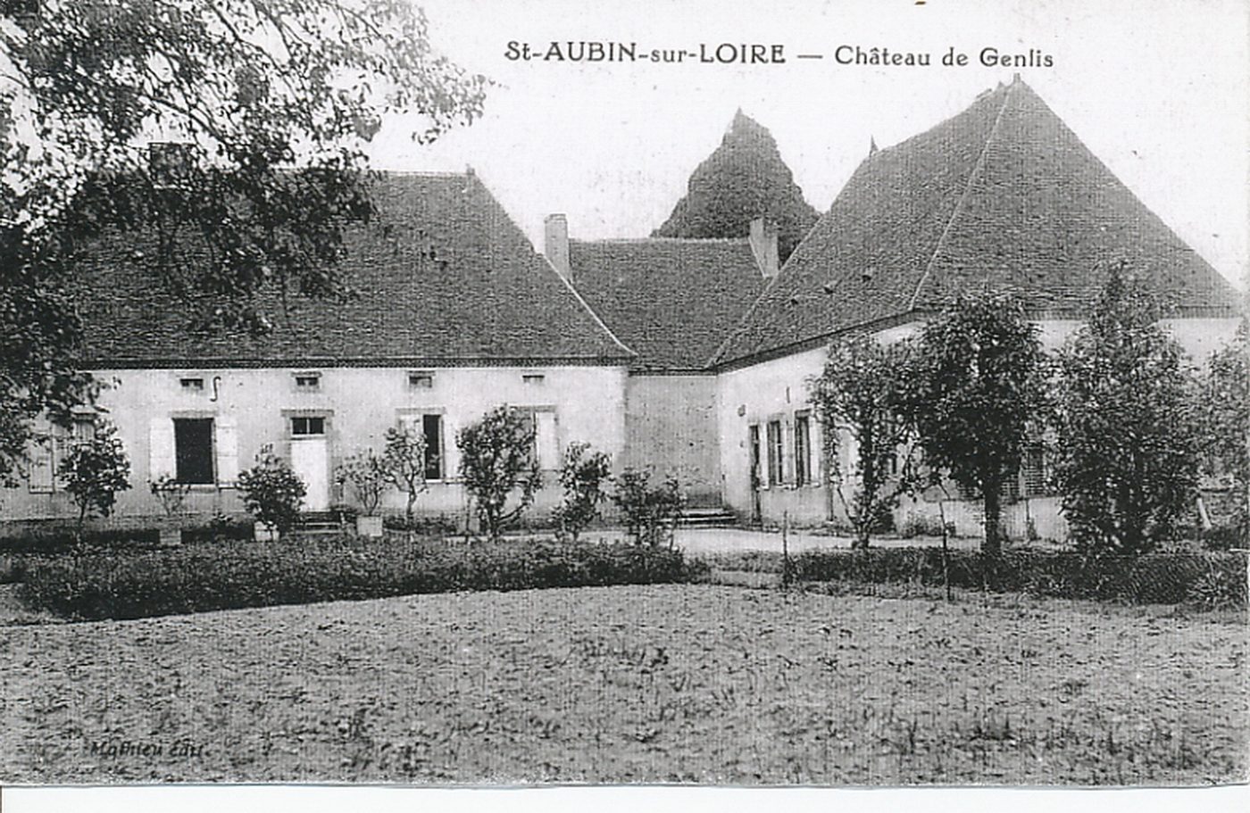 Saint-Aubin-sur-Loire. Château de Genlis.