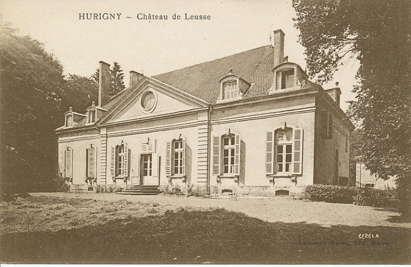 Hurigny. Château de Leusse.