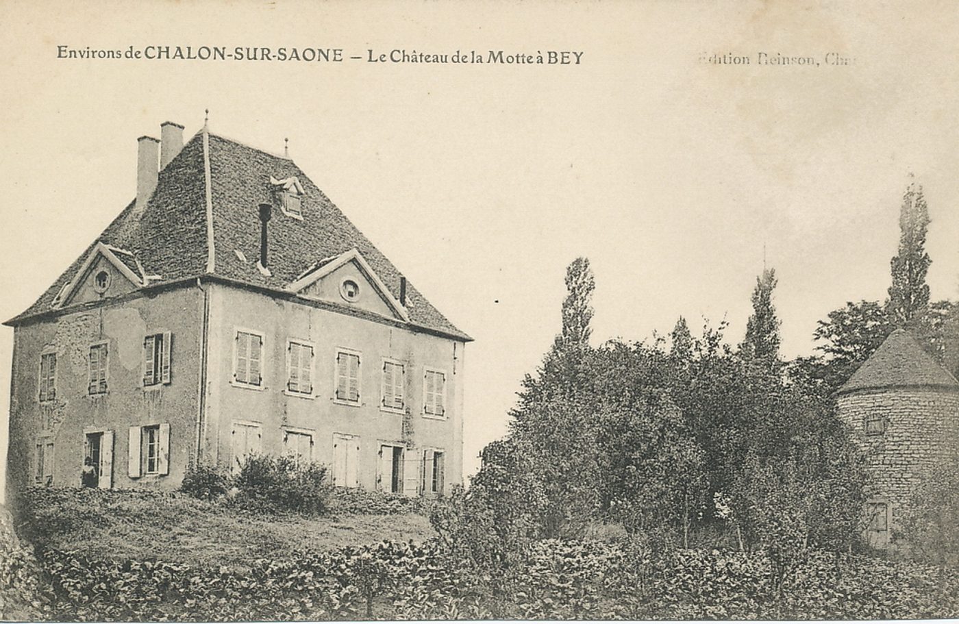 Environs de Chalon-sur-Saône. Le château de la Motte à Bey.
