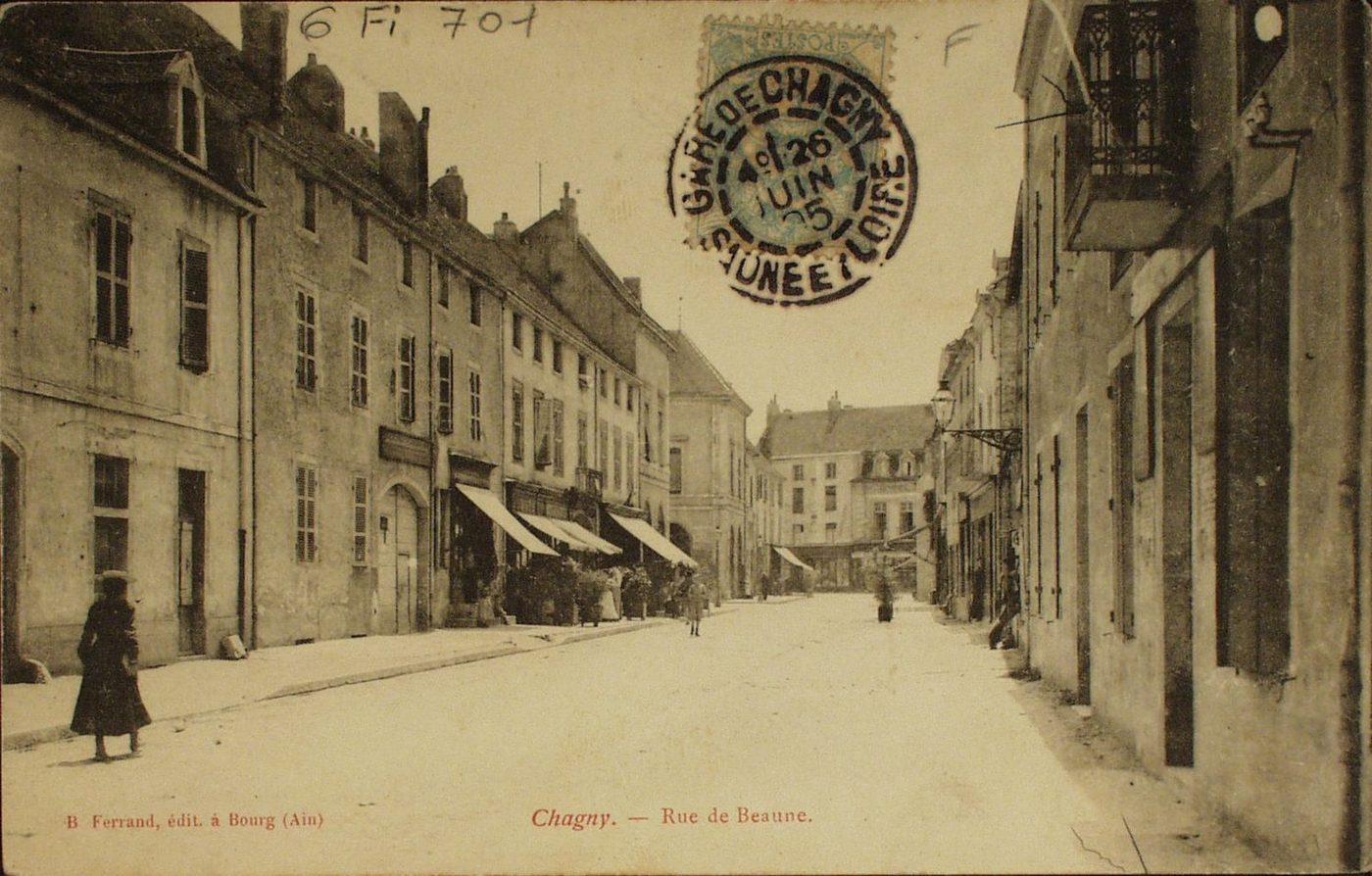 Chagny. Rue de Beaune.