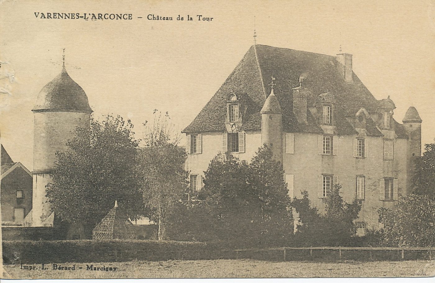 Varenne-l'Arconce. Château de la Tour.