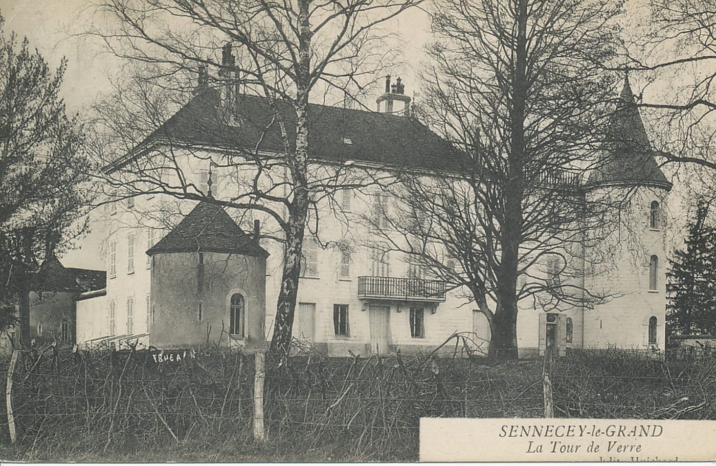 Sennecey-le-Grand. La Tour de Verre.