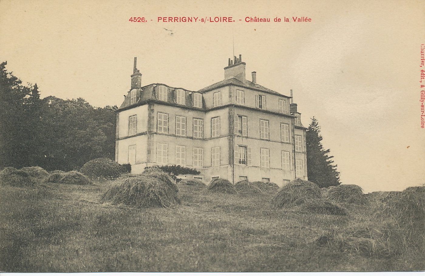 Perrigny-sur-Loire. Château de la Vallée.