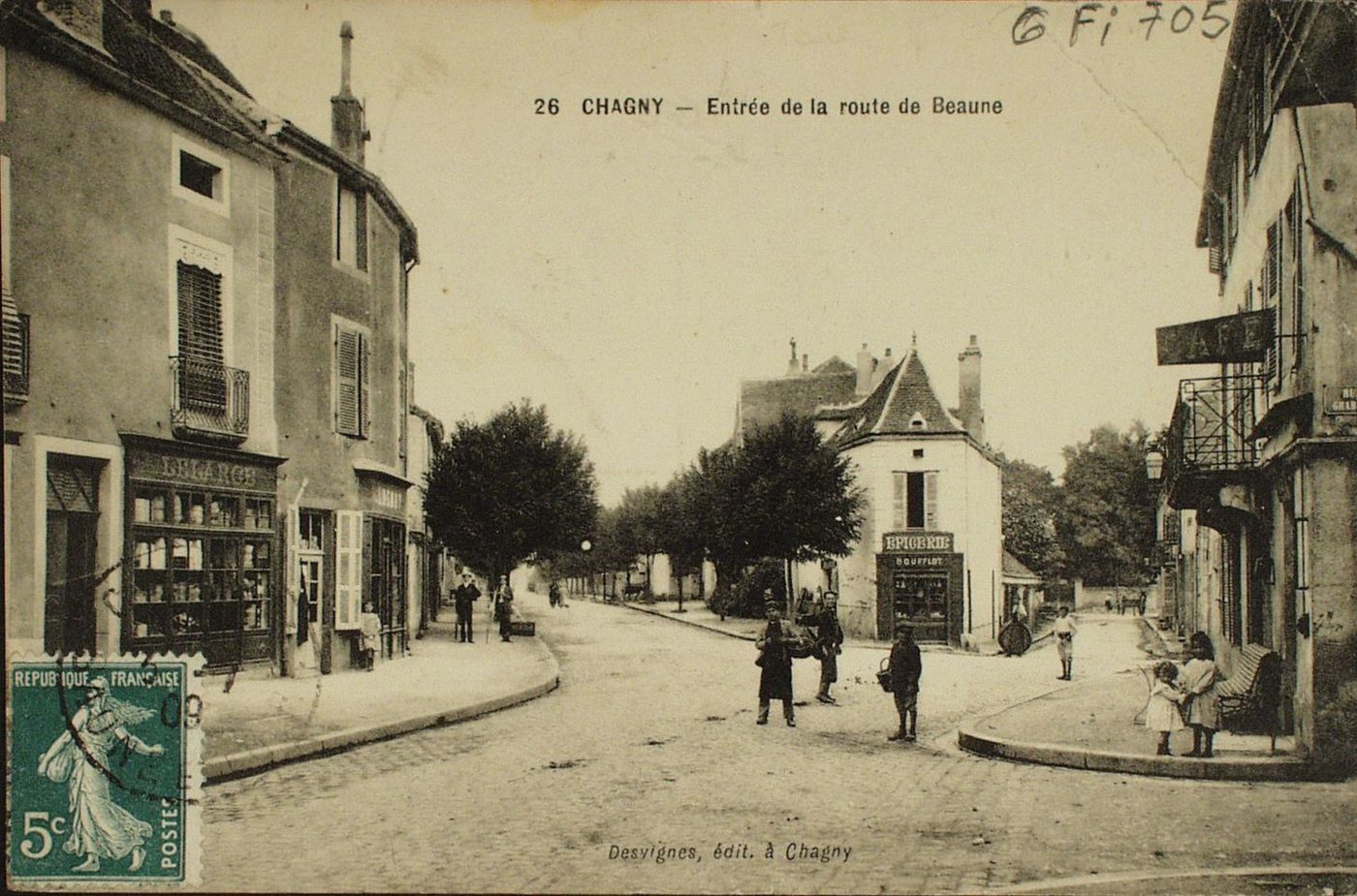 Chagny. Entrée de la route de Beaune.