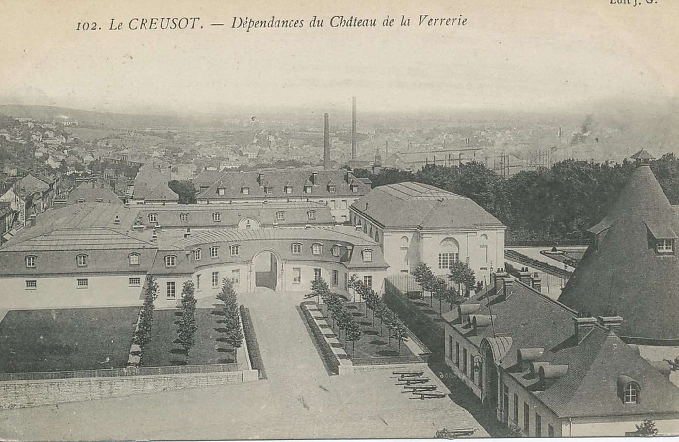 Le Creusot. Dépendances du château de la Verrerie.