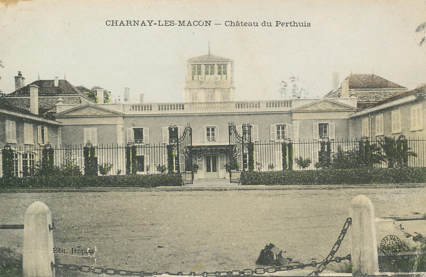 Charnay-lès-Mâcon. Château du Perthuis.