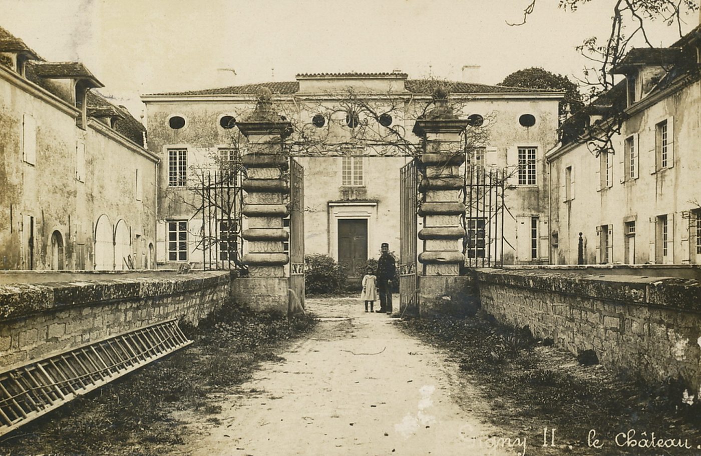 Gigny II. Le château.