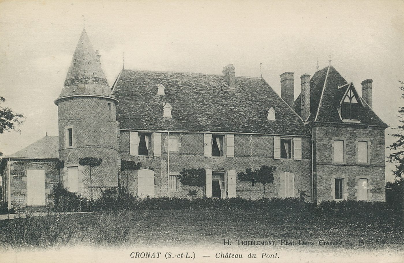 Cronat. Château du Pont.