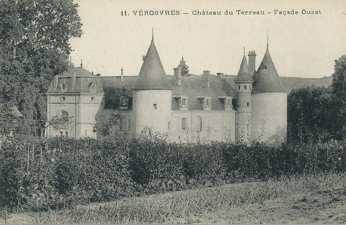 Vérosvres. Château du Terreau. Façade Ouest.
