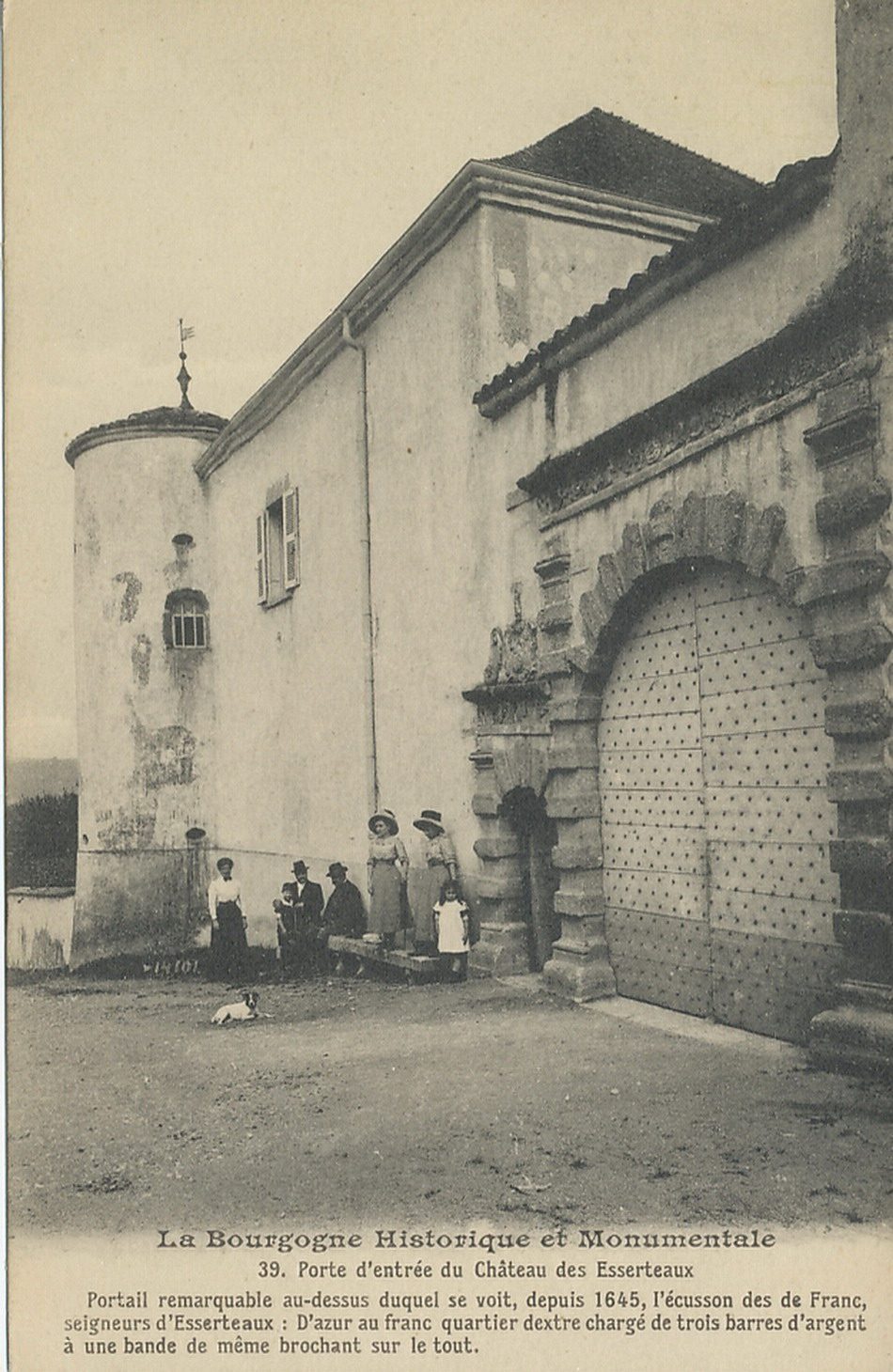 La Bourgogne historique et monumentale. Porte d'entrée du château des Esserteaux.
