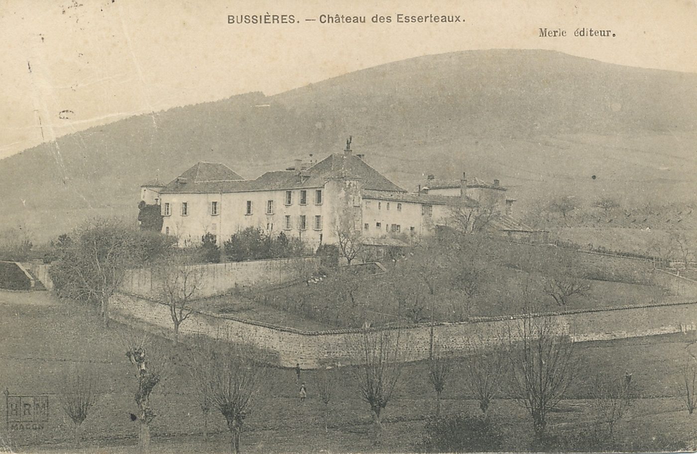 Bussières. Château des Esserteaux.
