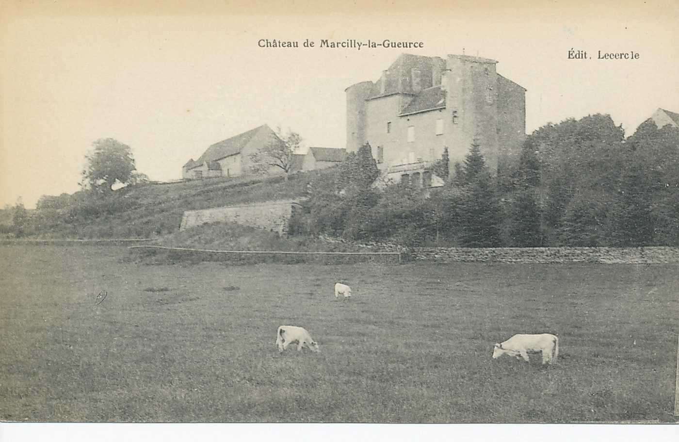 Château de Marcilly-la-Gueurce.