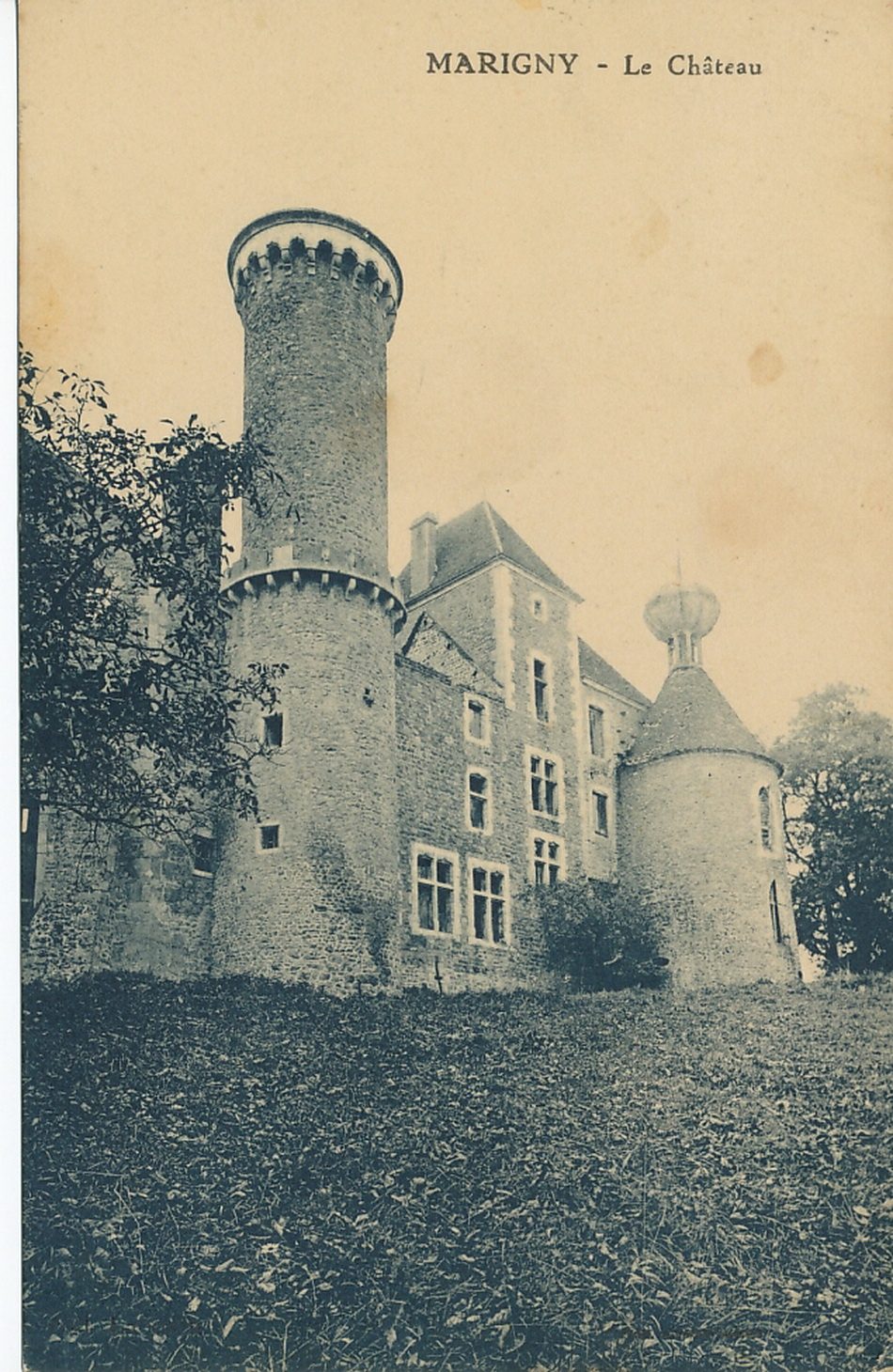 Marigny. Le château.