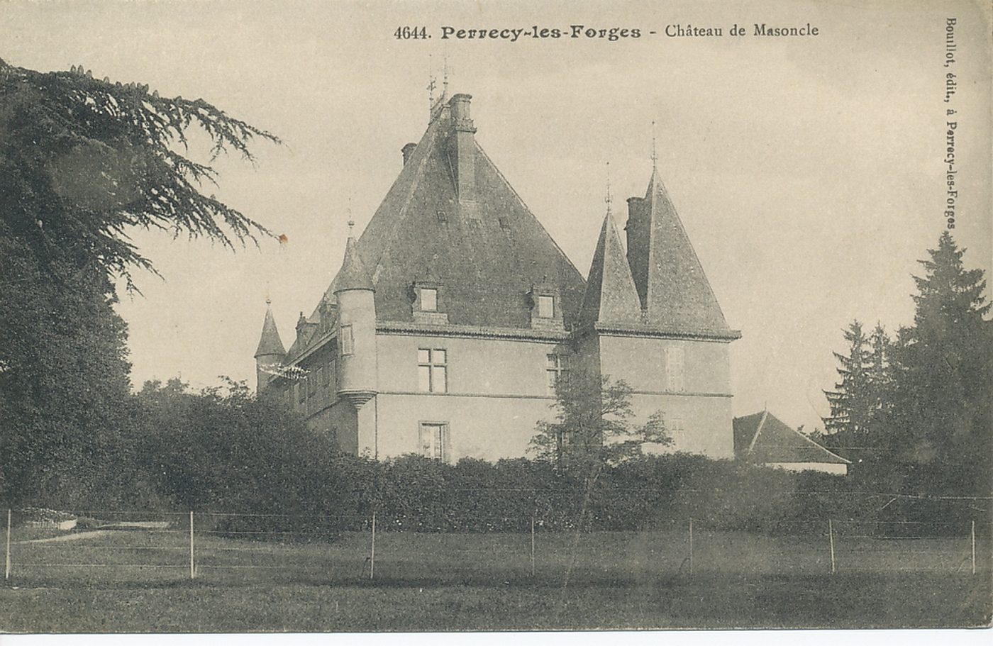 Perrecy-les-Forges. Château de Masoncle.