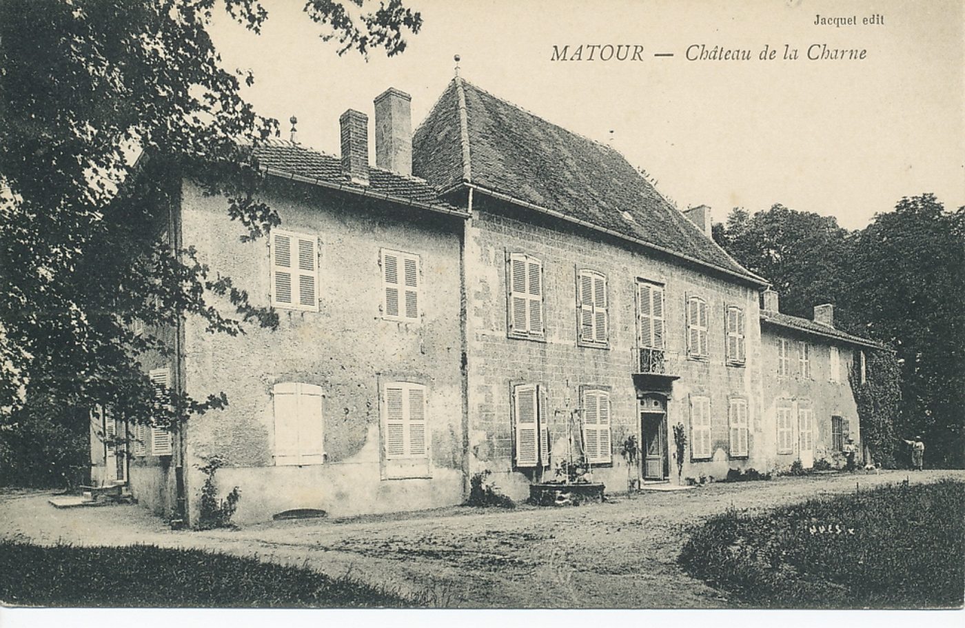 Matour. Château de la Charne.