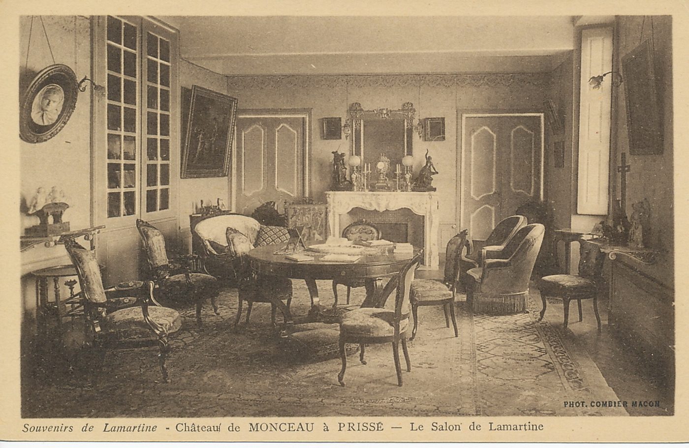 Souvenirs de Lamartine. Château de Montceau à Prissé. Le salon de Lamartine.