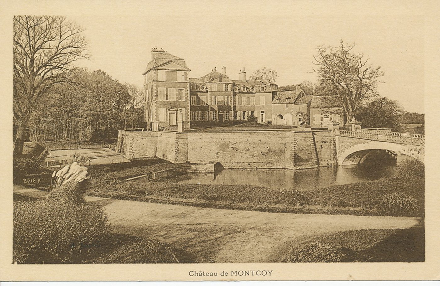 Château de Montcoy.