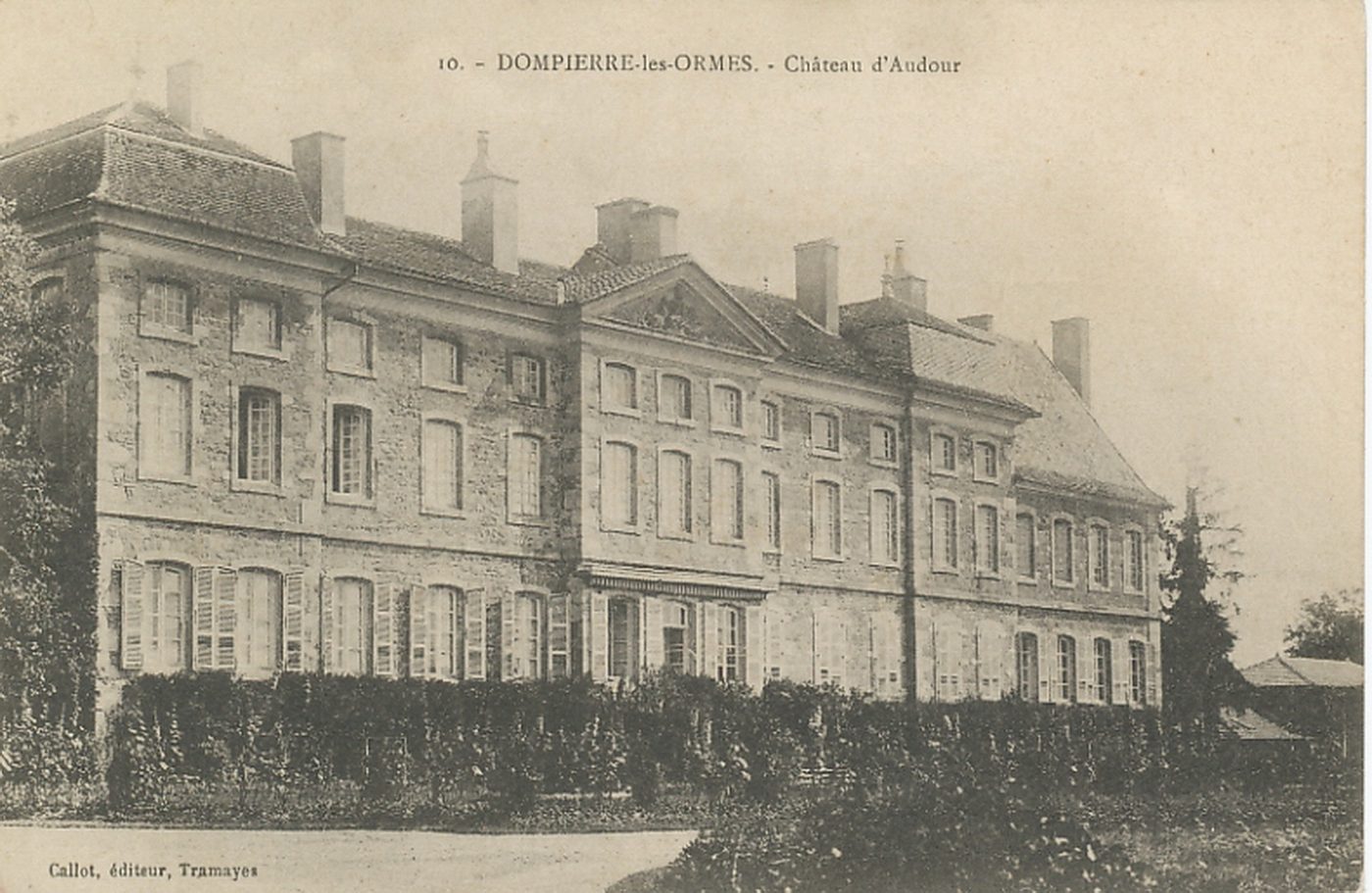 Dompierre-les-Ormes. Château d'Audour.