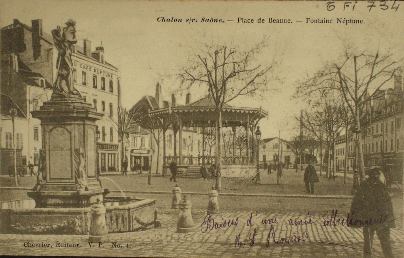 Chalon-sur-Saône. Place de Beaune. Fontaine Neptune.