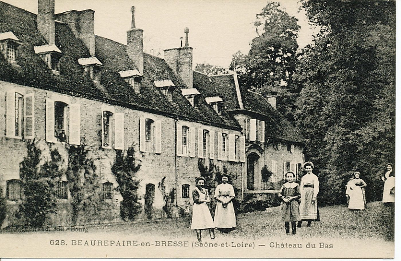 Beaurepaire-en-Bresse. Château du bas.