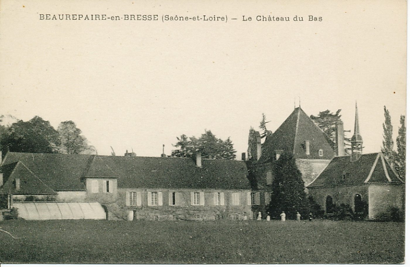 Beaurepaire-en-Bresse. Le château du bas.
