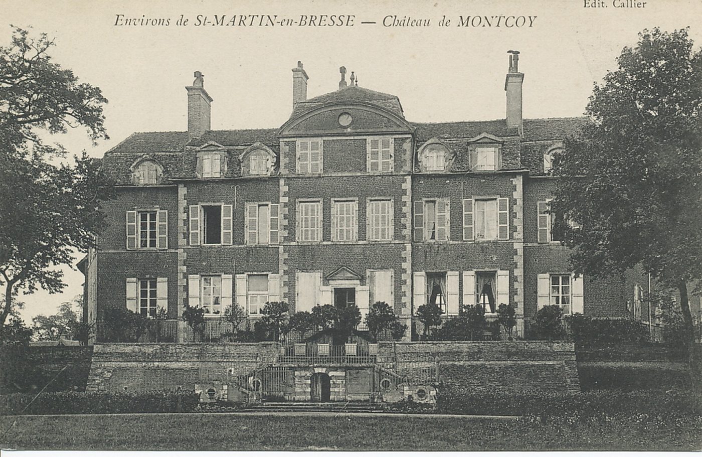 Environs de Saint-Martin-en-Bresse. Château de Montcoy.