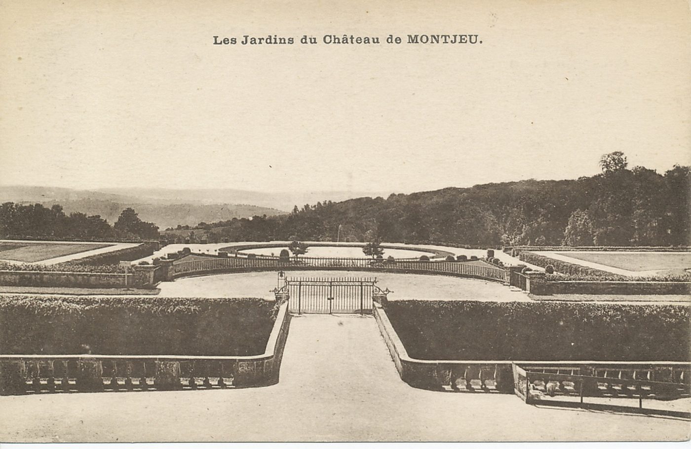 Les jardins du château de Montjeu.