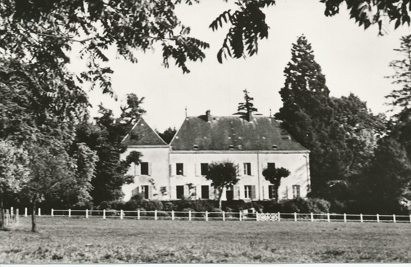 Château de Mornay par Saint-Bonnet-de-Joux.