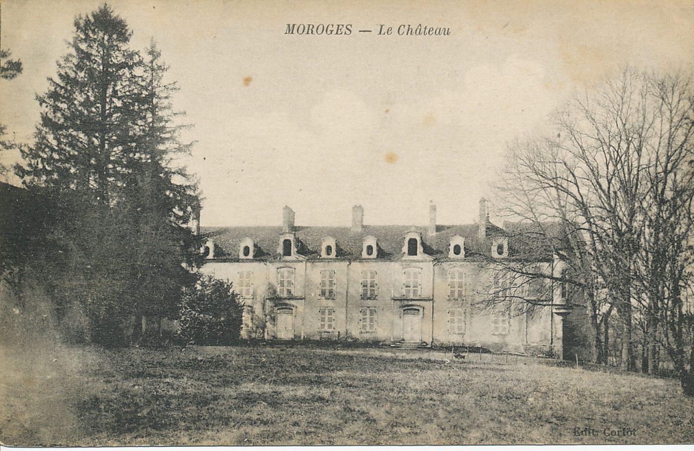 Moroges. Le château.