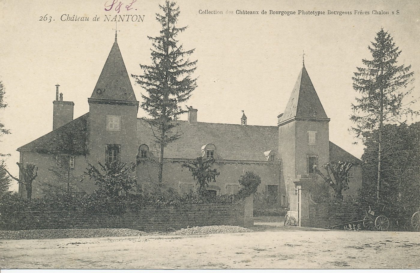 Château de Nanton.