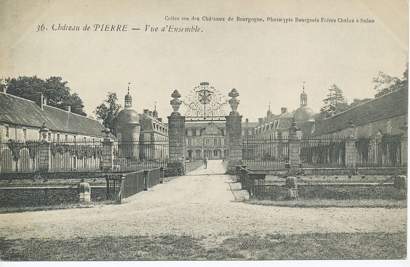 Château de Pierre. Vue d'ensemble.