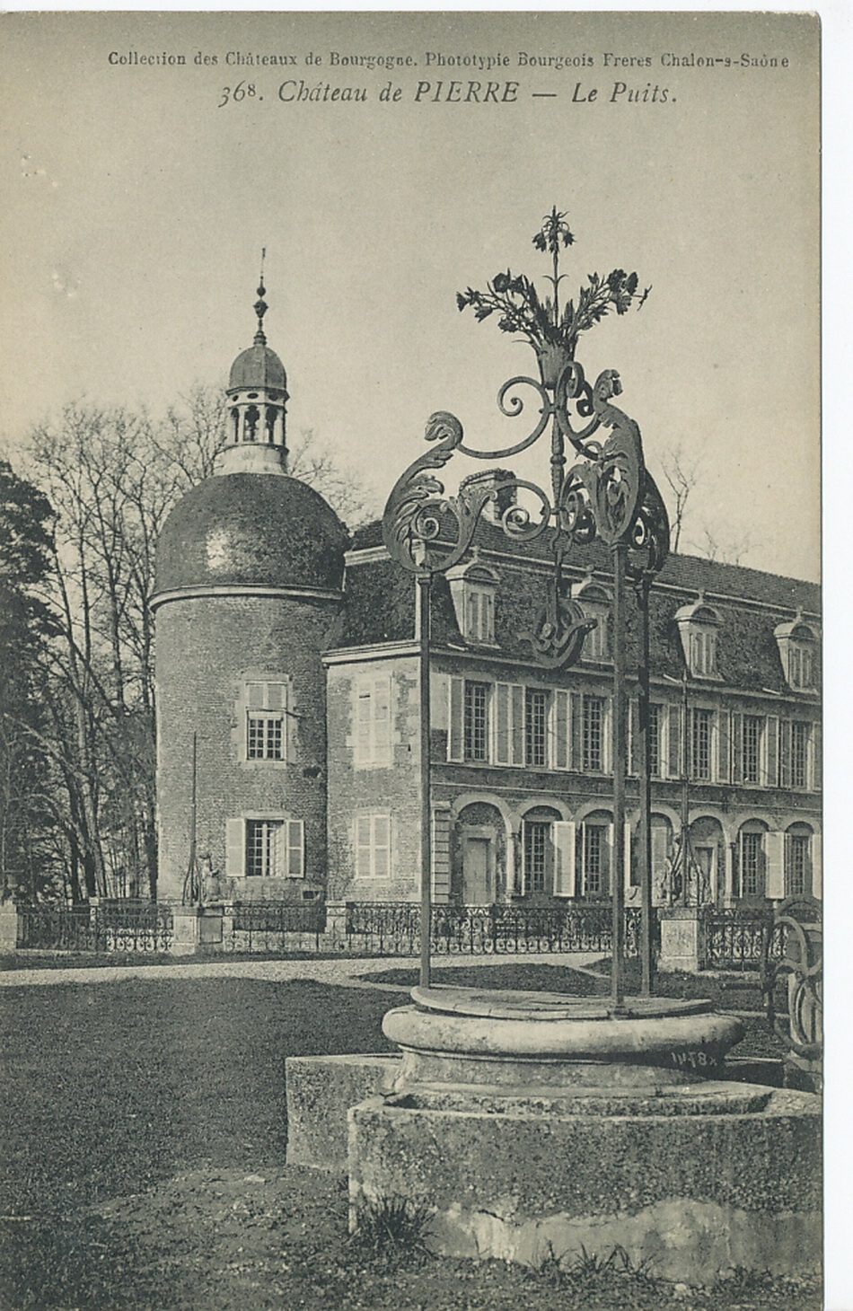 Château de Pierre. Le puits.