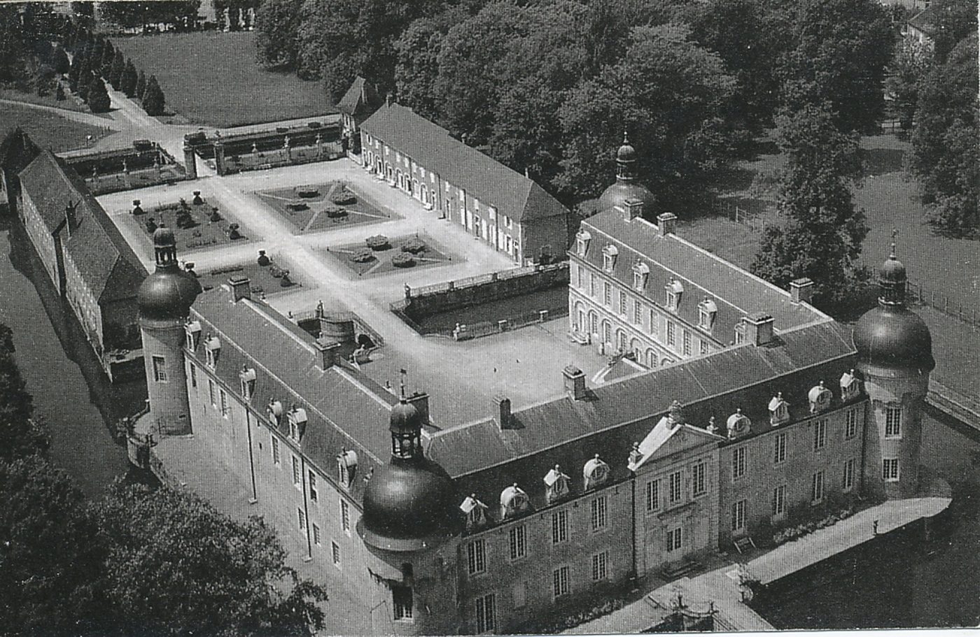 Château de Pierre-de-Bresse.