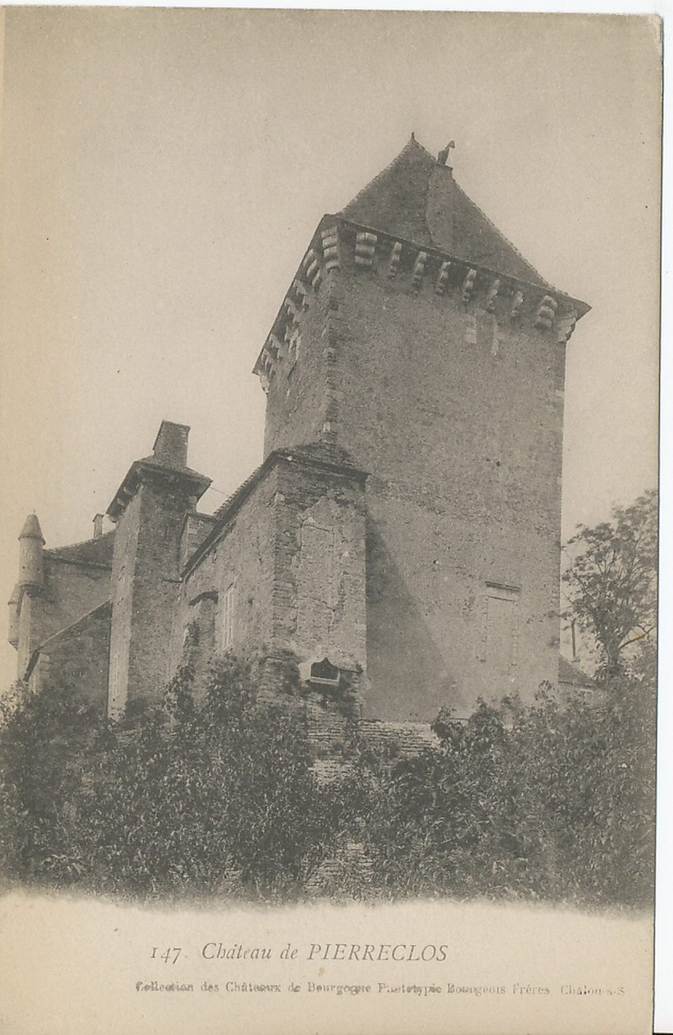 Château de Pierreclos.