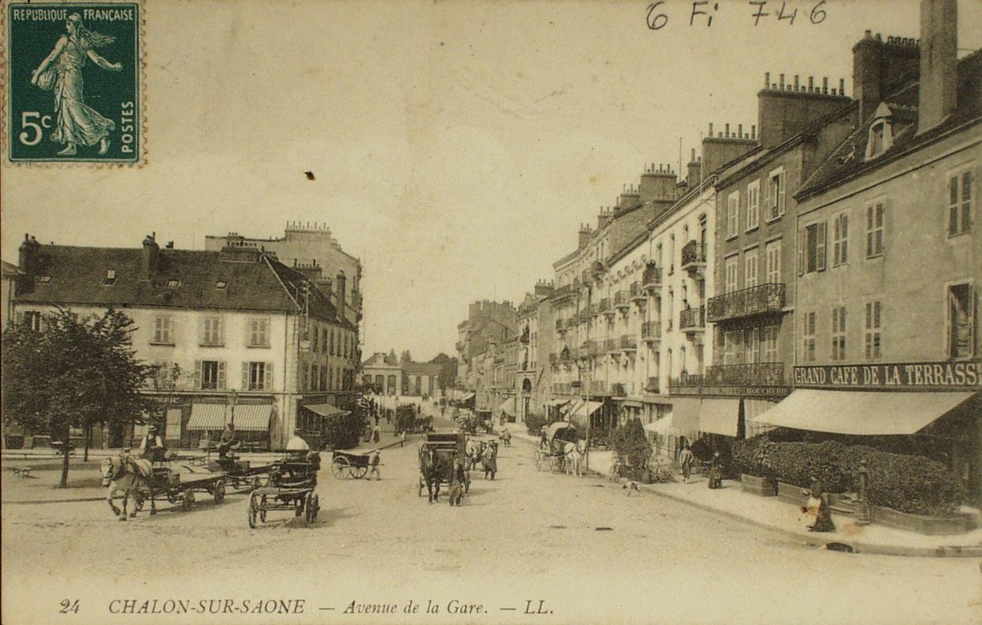 Chalon-sur Saône. Avenue de la Gare.