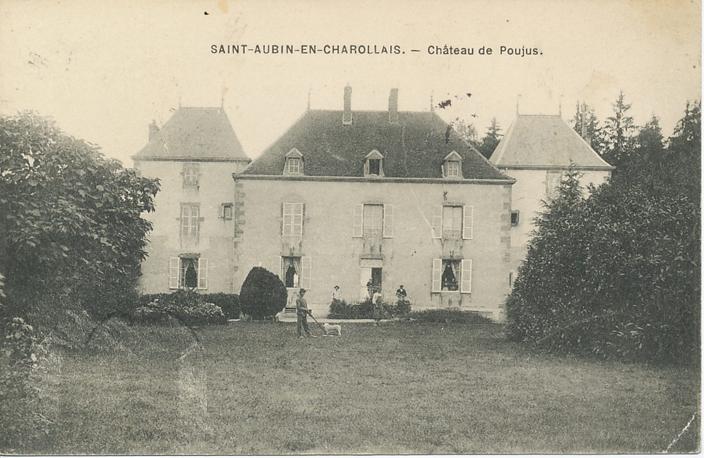 Saint-Aubin-en-Charollais. Château de Poujus.