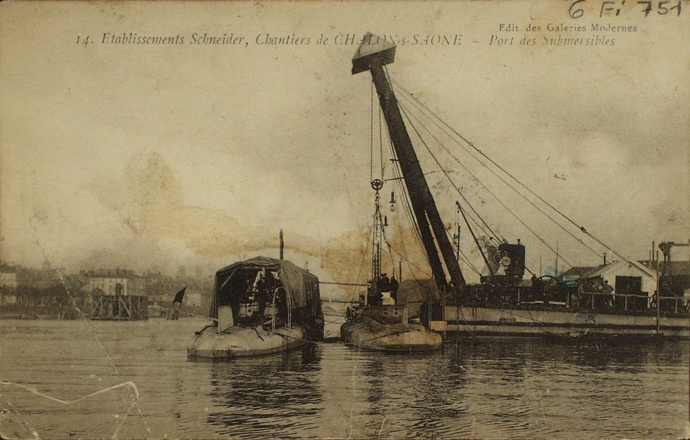 Etablissements Schneider, chantiers de Chalon-sur-Saône. Port des submersibles.
