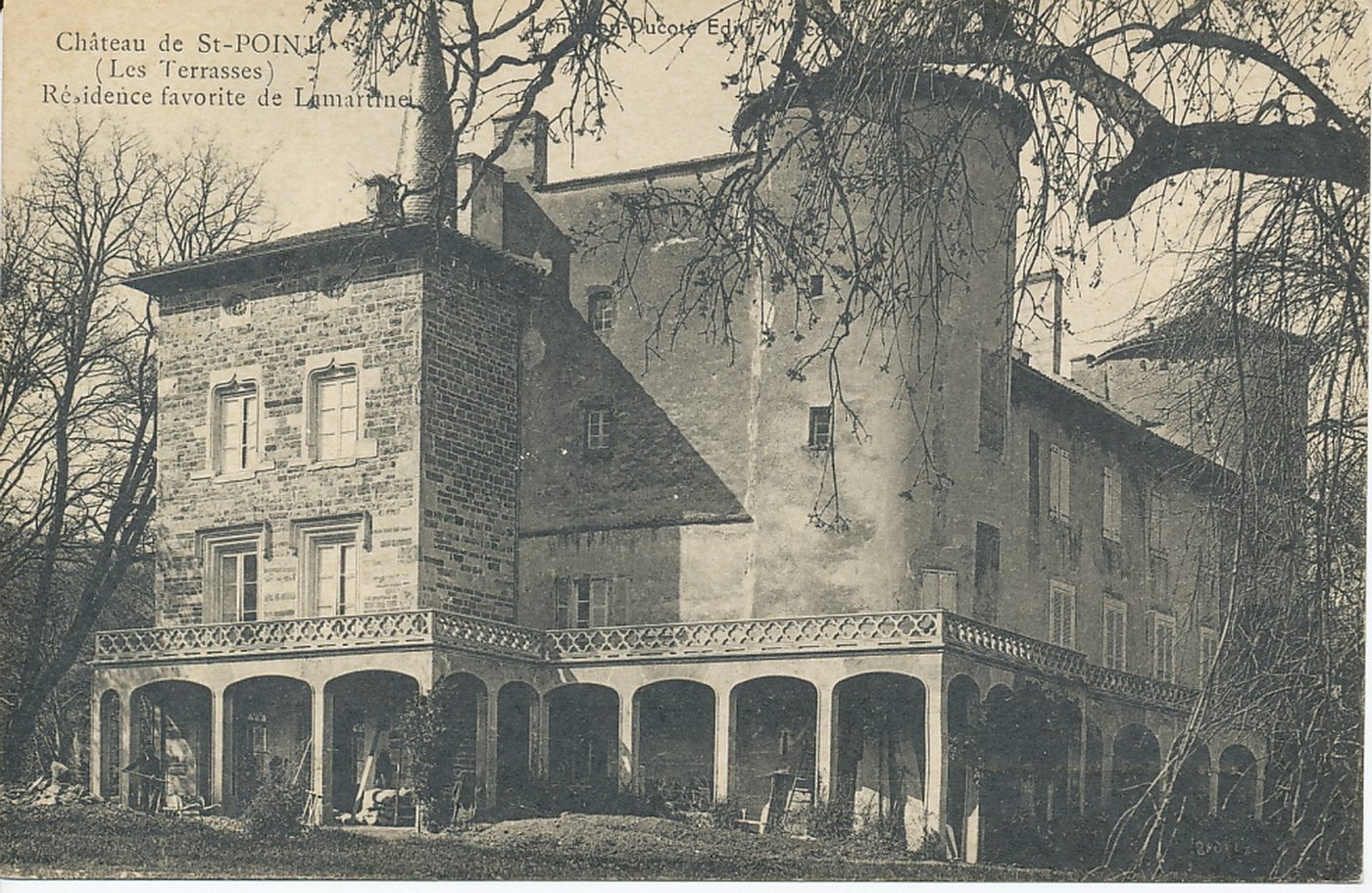 Château de Saint-Point, les terrasses. Résidence favorite de Lamartine.