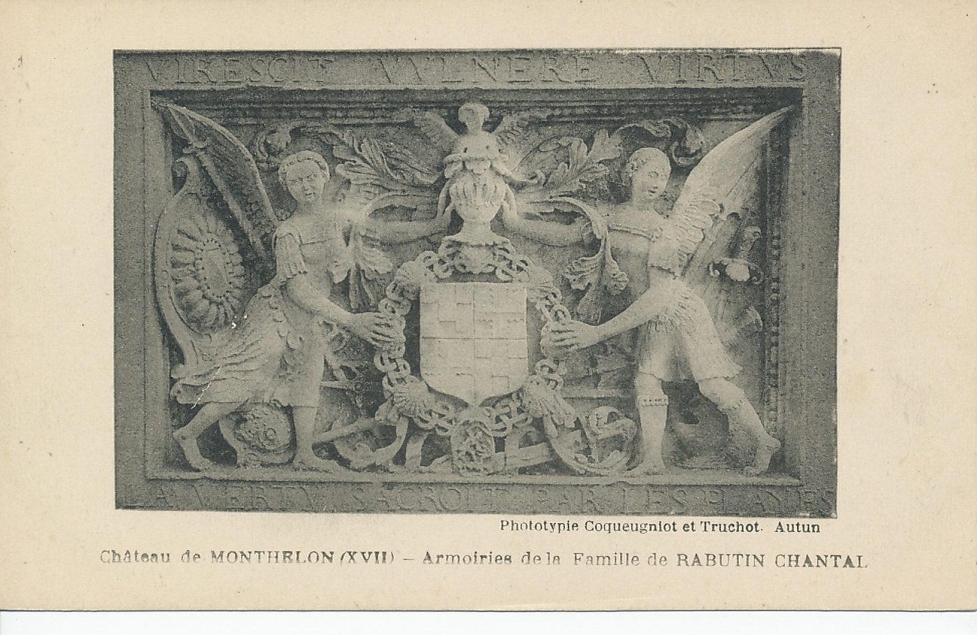 Château de Monthelon (XVIIe s.). Armoiries de la famille de Rabutin Chantal.