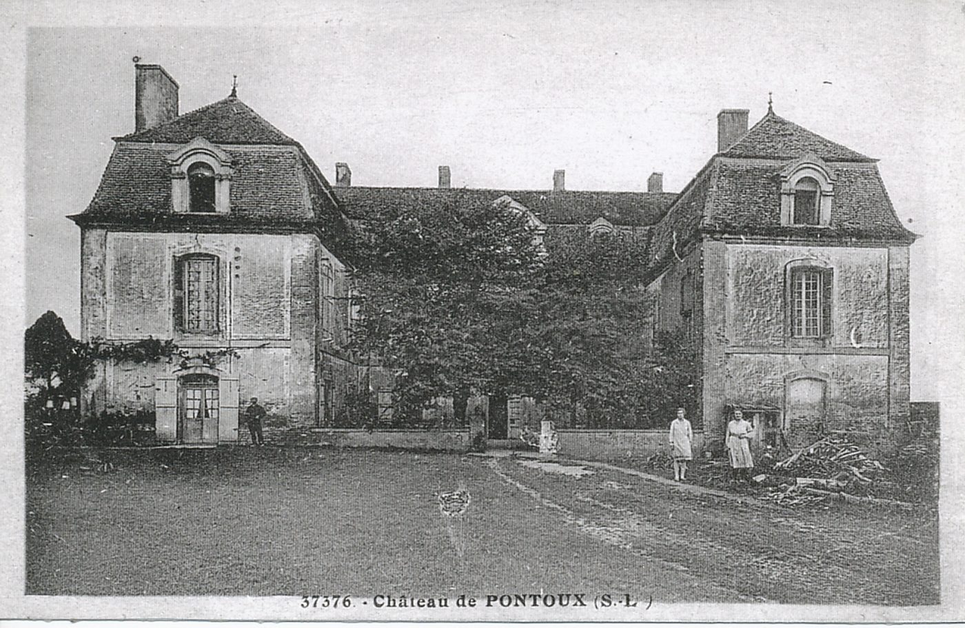 Château de Pontoux.