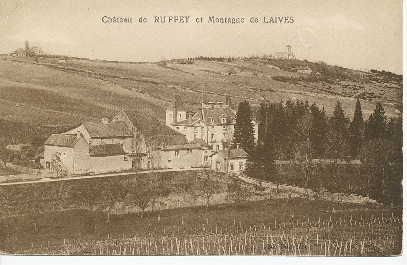 Château de Ruffey et montagne de Laives.