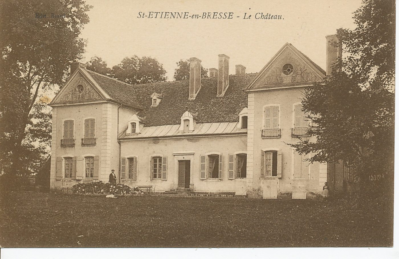 Saint-Etienne-en-Bresse. Le château.